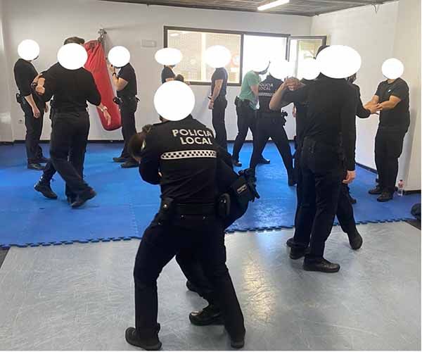 Formación pionera sobre ergonomia en el uso de la fuerza policial, mediante Sistema OTP basado en las nuevas tecnologías.Formación pionera sobre ergonomia en el uso de la fuerza policial, mediante Sistema OTP basado en las nuevas tecnologías.